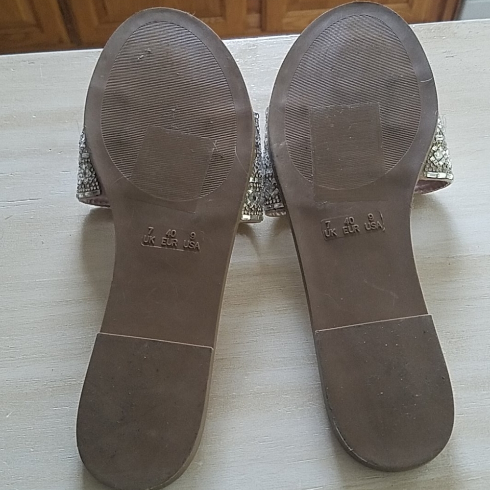 Cute Silver Mosaic Look Sandals - Picture 4 of 4